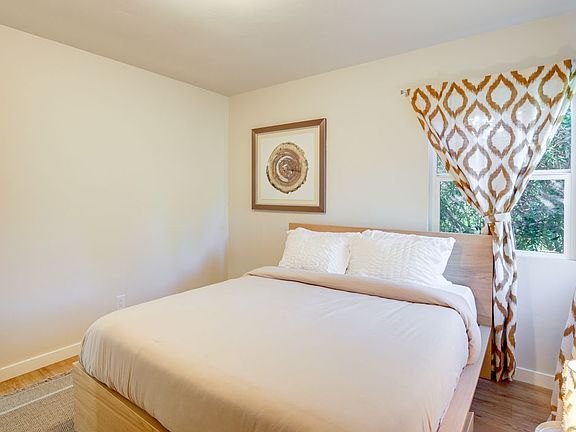 5th image of 3130 30th St #32
