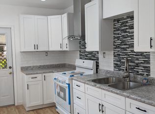 1044 Pear St, Reading, PA 19601