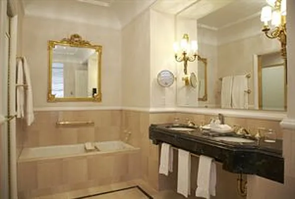 Sold by Douglas Elliman | media 26