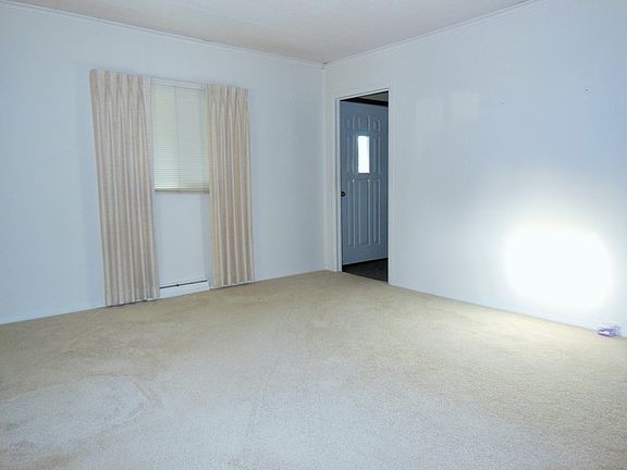 3rd image of 695 Durant St