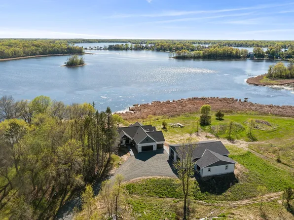 14855 Lake Blvd, Center City, MN 55012
