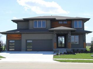 11338 S Emerald St, Olathe, KS 66061