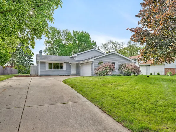 24253 S Edwin Dr, Channahon, IL 60410