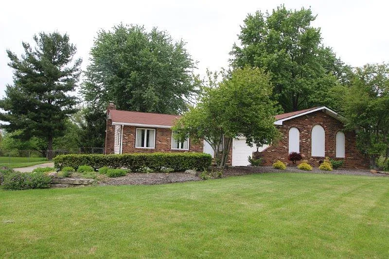 152 Greenbrier Rd photo 1