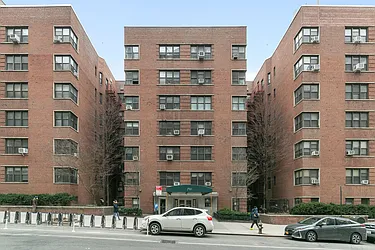 711 West End Avenue in Upper West Side