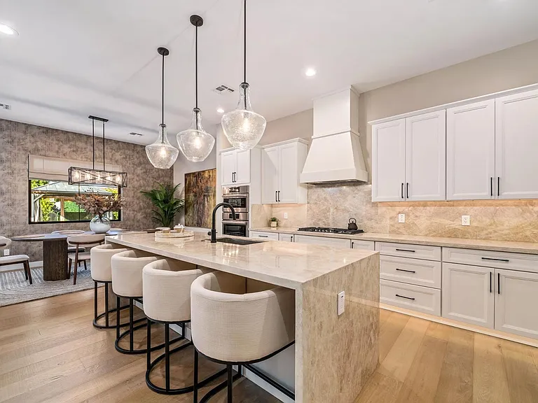 3810 E Clarendon Ave — Photo 17