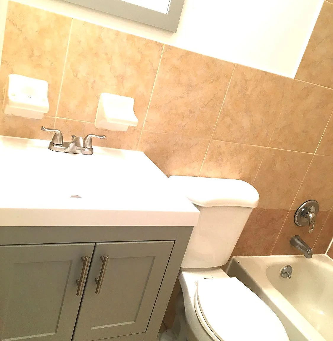 3 bed, 2.0 bath, 950 sqft, $2,800 — Photo 3