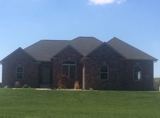 729 Fraase Rd, New Berlin, IL 62670