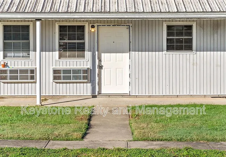 280 Thompsonville Ln #C — Photo 1