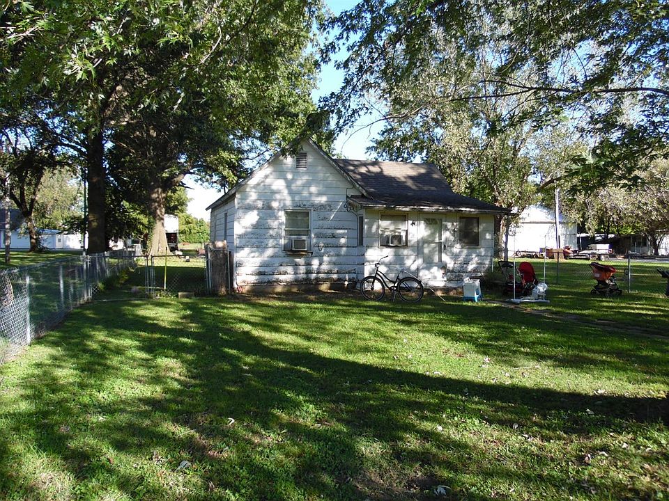 1st image of 810 N Kansas Ave