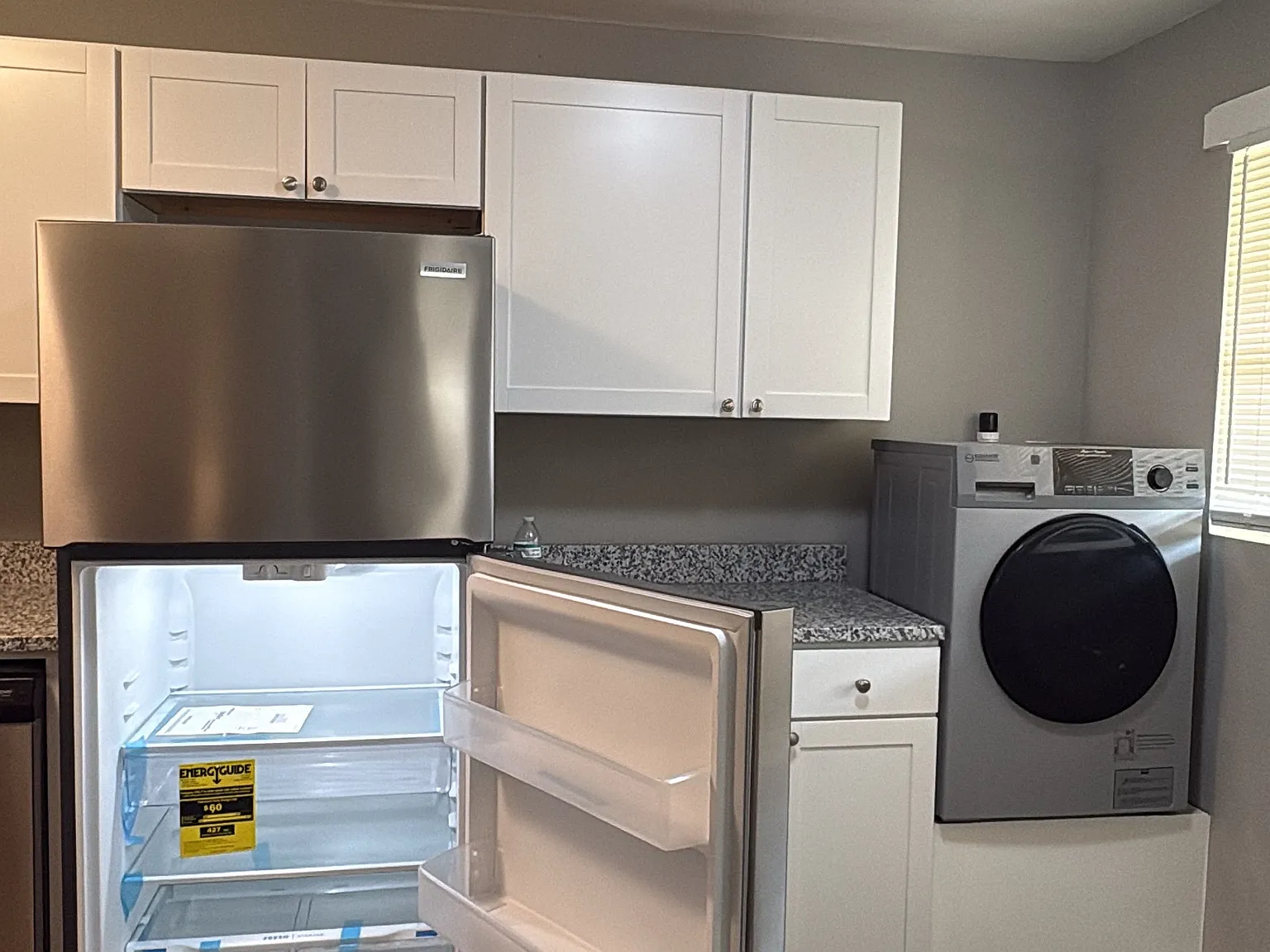 1 bed, 800 sqft, $1,350 — Photo 3