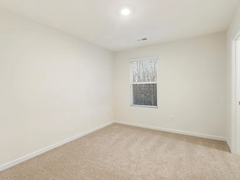 196 Quarter St — Photo 27