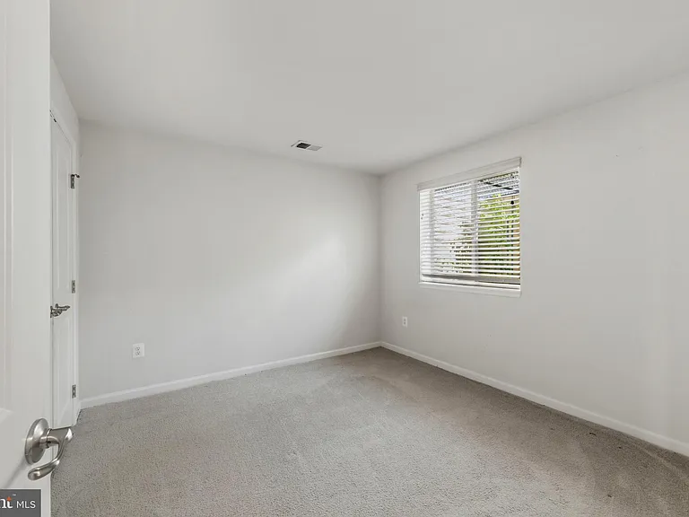 2720 Fredericksburg Rd — Photo 26