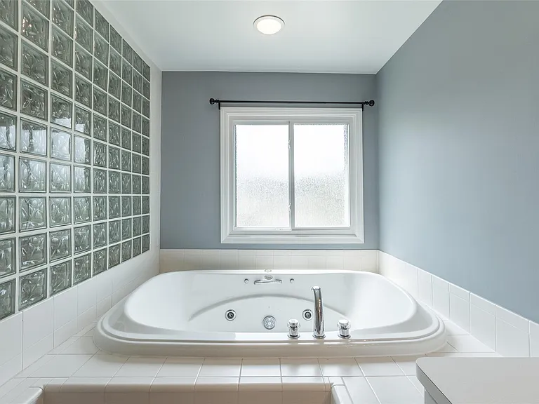24084 Westmont Dr — Photo 22
