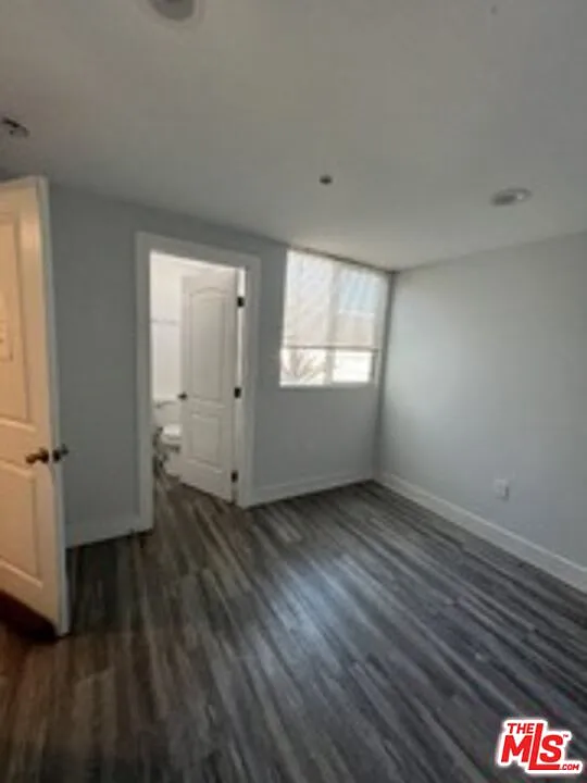Studio, 1.0 bath, 150 sqft, $950 — Photo 3