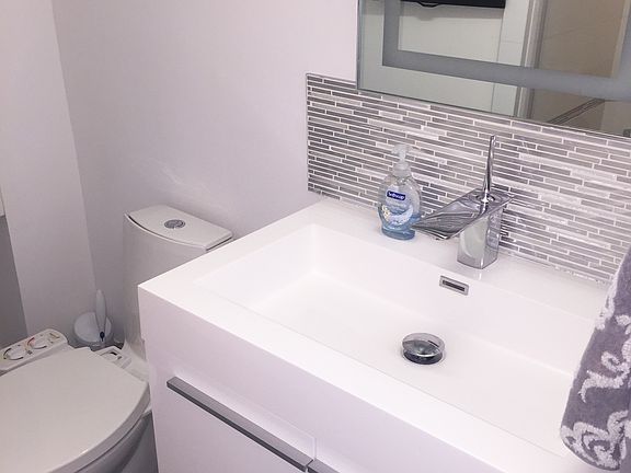 4th image of 220 Washington Ave APT 4A