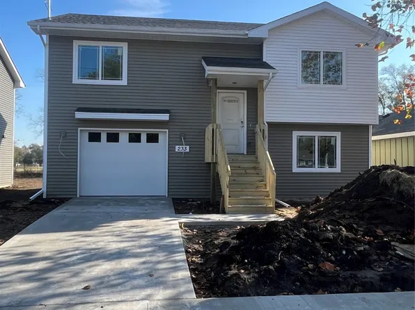 233 SE 28th St, Des Moines, IA 50317