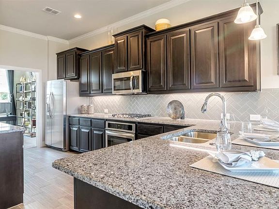 4th image of 440 Kinnerton Ct