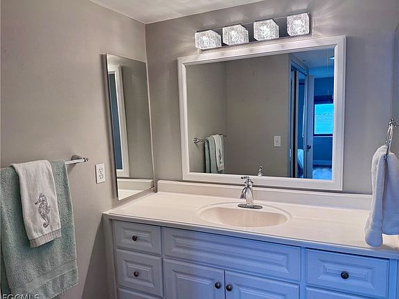 5th image of 4510 N Key Dr APT 102