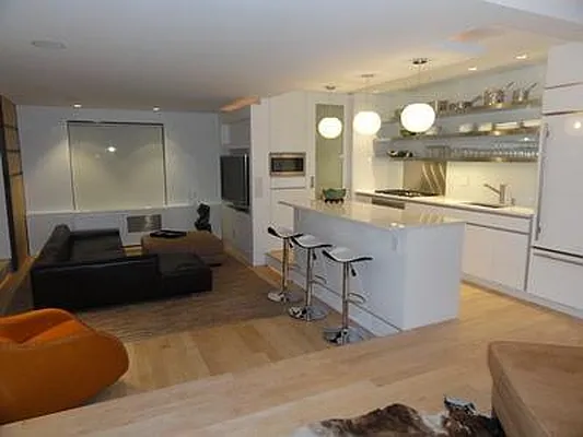 Sold by Bank Neary | media 15