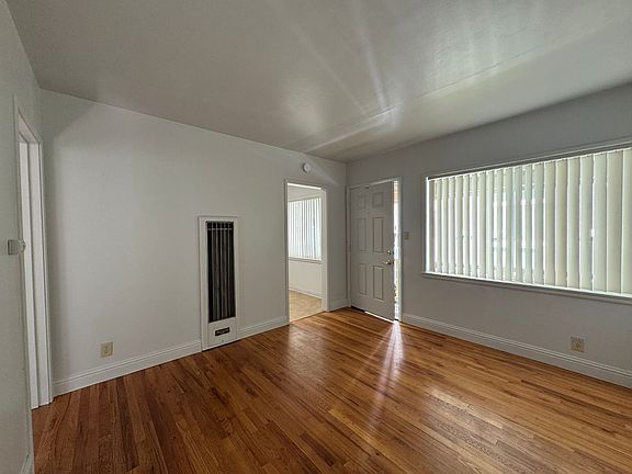 2nd image of 1805-1811-1813 Northglen St #1805-07