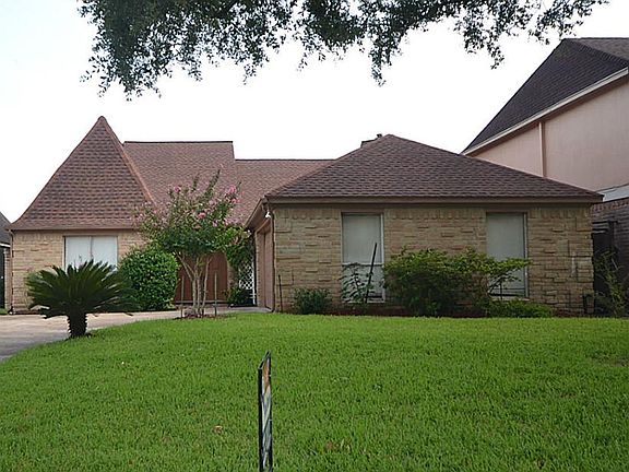 2nd image of 13850 Sheri Hollow Ln