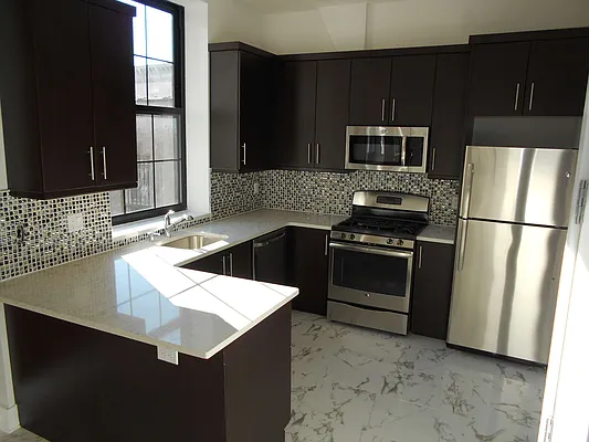 Rented by NY Space Finders Inc. | media 1