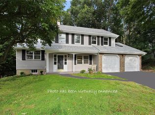 11 McNair Dr, Mahopac, NY 10541