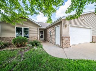 6153 S Pointe Dr SW, Rochester, MN 55902