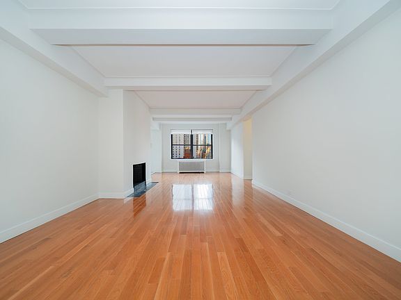 3rd image of 400 E 58th St APT 17B