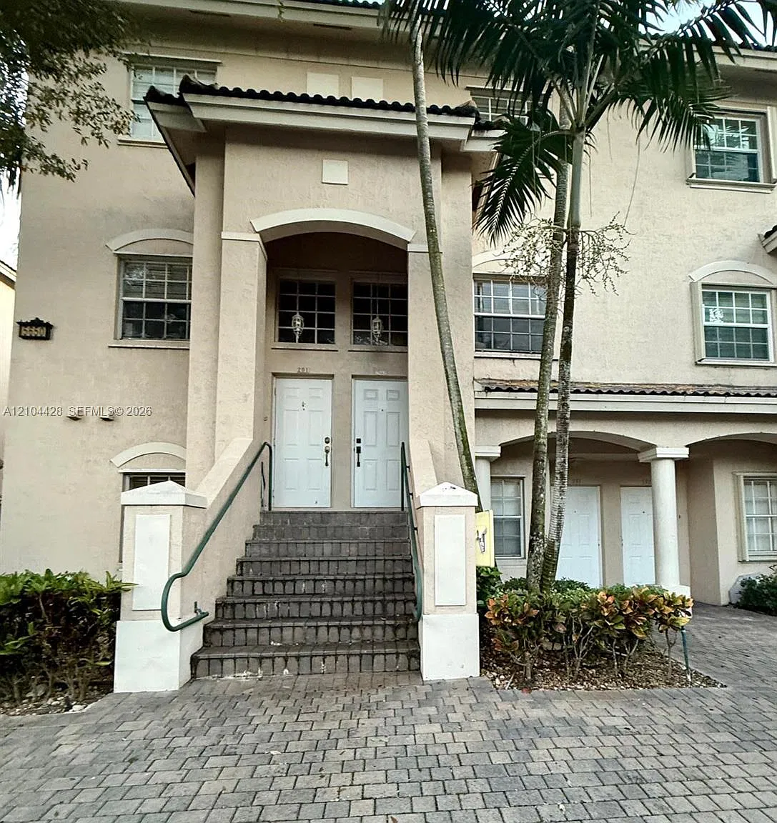 Las Brisas At Doral — Photo 4