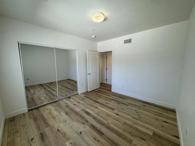 4077 Inglewood Blvd — Photo 22