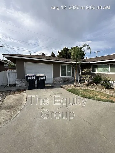 1031 W Tulare Ave Photo 1