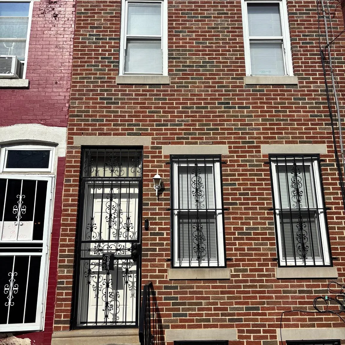 2 bed, 1.0 bath, 906 sqft, $1,350 — Photo 1