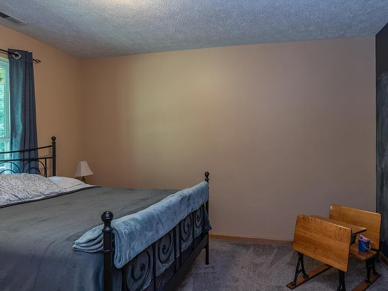 1106 W Countryside Ln — Photo 28