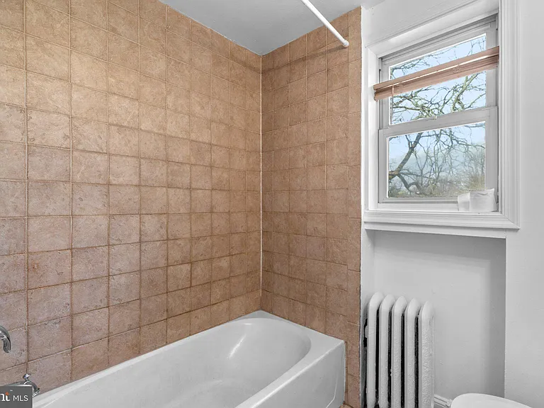 8904 Church Ln — Photo 22