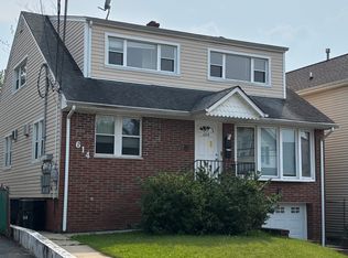 614 6th Ave #1, Lyndhurst, NJ 07071