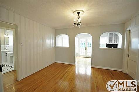 2nd image of 6914 Meadow Lake Ave