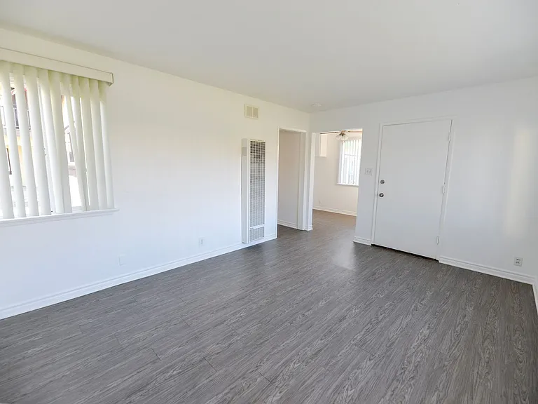 301 Avenida Del Mar — Photo 3
