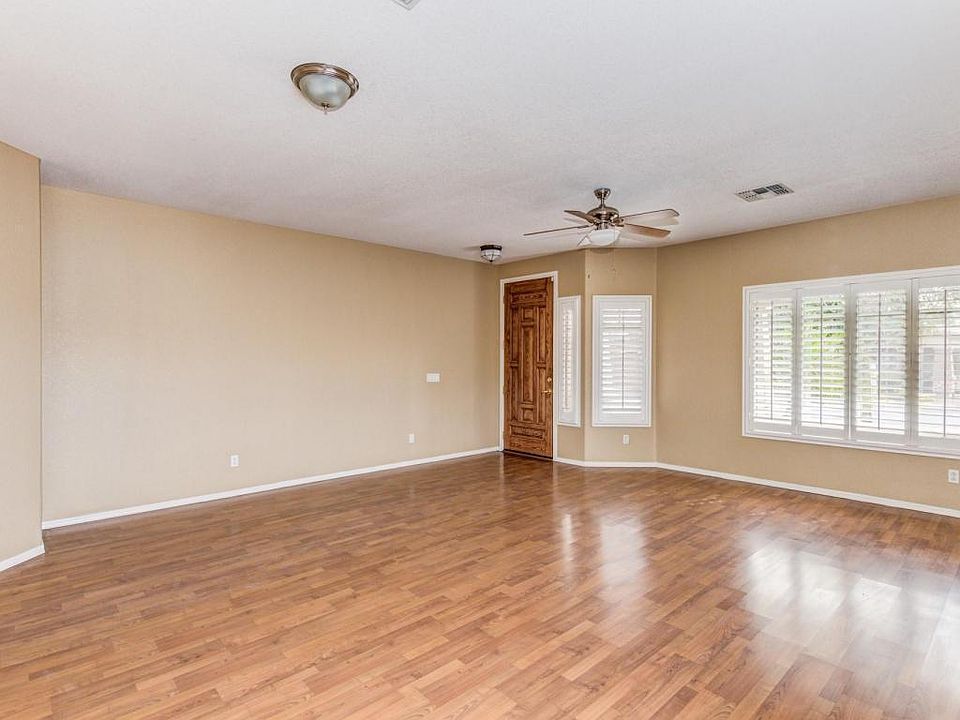 1st image of 3562 S Crosscreek Dr