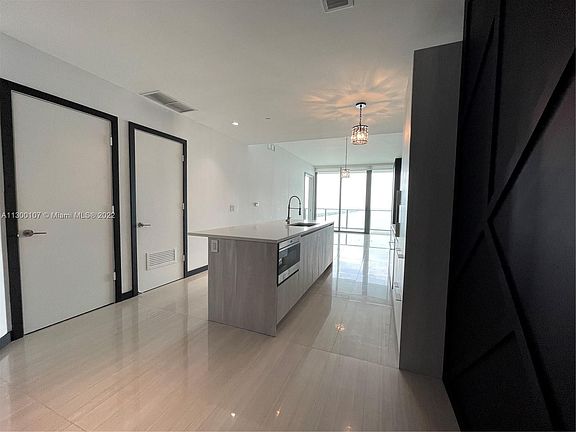 5th image of 480 NE 31st St Unit 2605