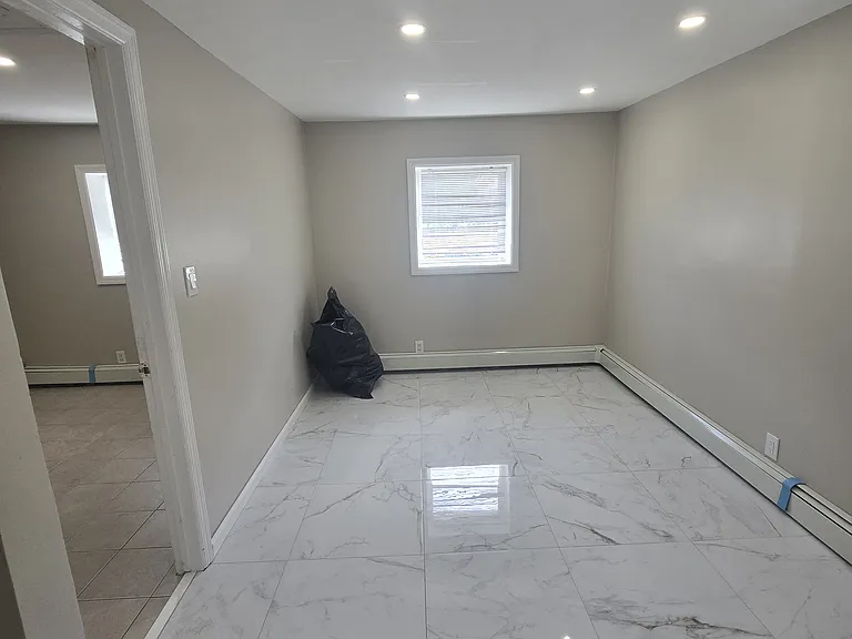 208 Hilltop Dr — Photo 7