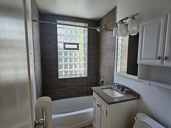 4th image of 1405 W Highland Ave #2