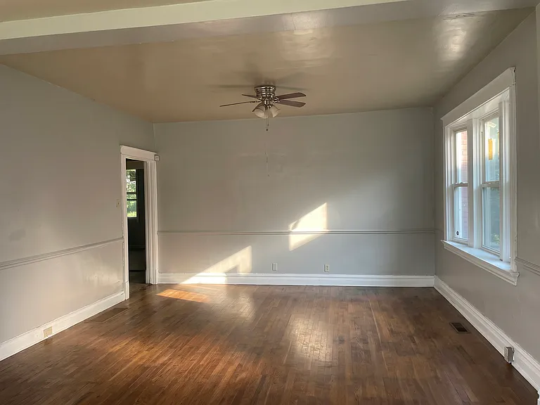 5445 N Kingshighway Blvd — Photo 5