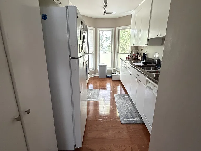 607 Queens Rd #E — Photo 5