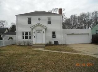 472 Illinois Ave, Elgin, IL 60120