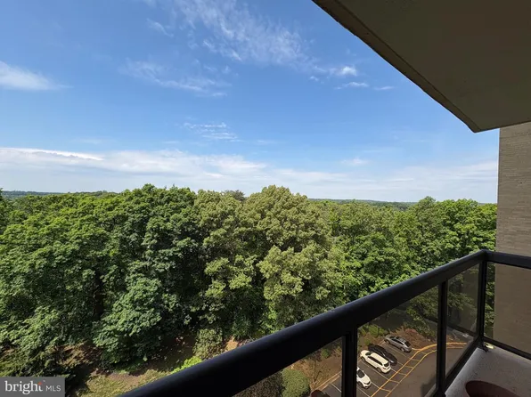 309 Yoakum Pkwy APT 1105, Alexandria, VA 22304