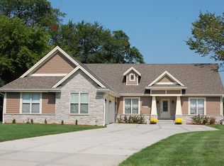 N41W27660 Ishnala Trl, Pewaukee, WI 53072