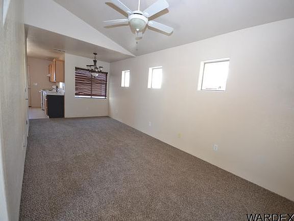 4th image of 2405 Jasmine Dr