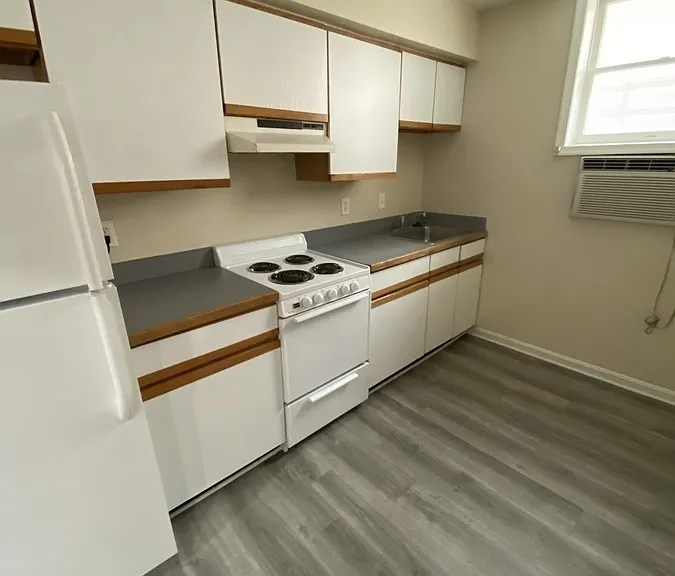 1719 35th St NW #B — Photo 5